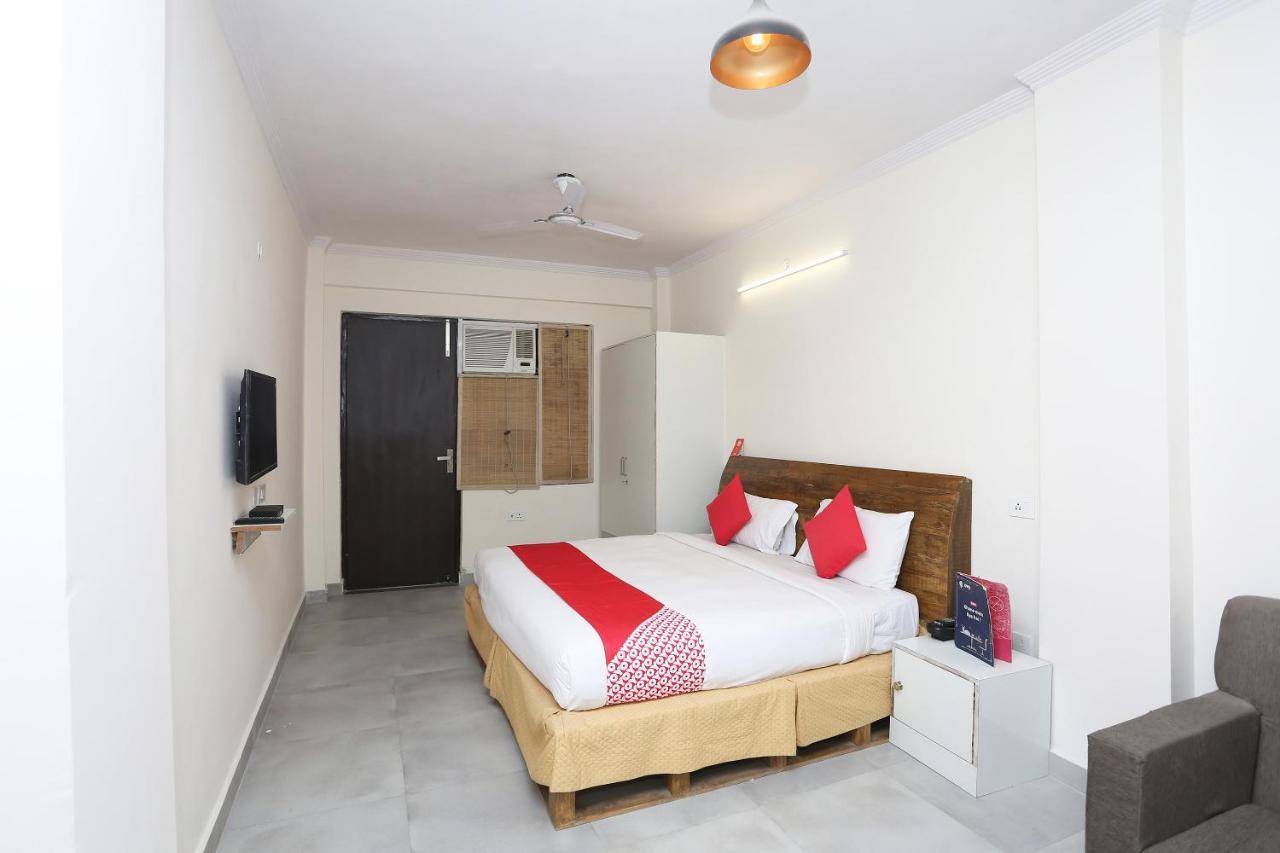 Oyo 28670 Hotel Dev Palace Gurgaon Exterior foto
