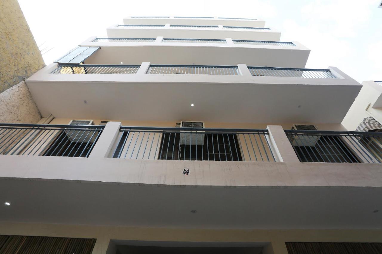 Oyo 28670 Hotel Dev Palace Gurgaon Exterior foto